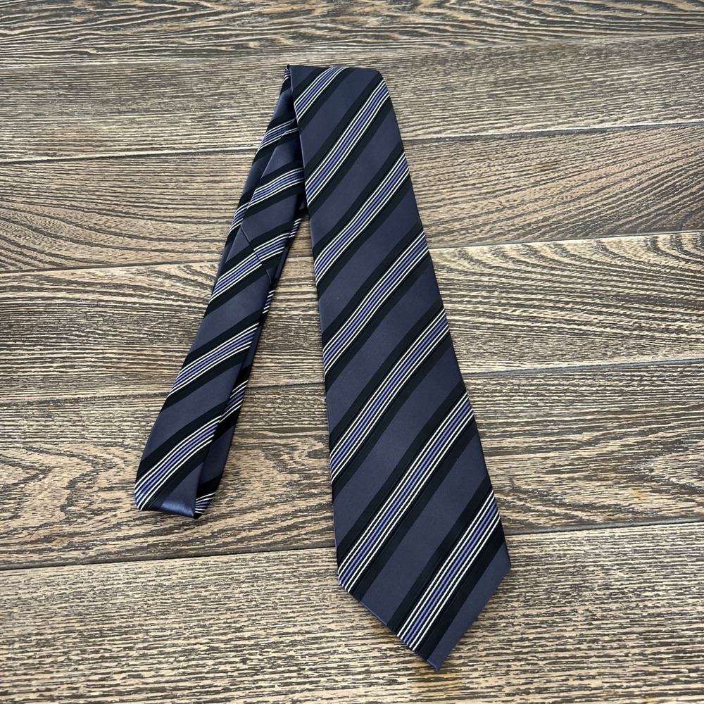 Brand Q Tie Purple  Gray Classic Men's 100% Micro Fiber Made In Italy 58‎ Inches